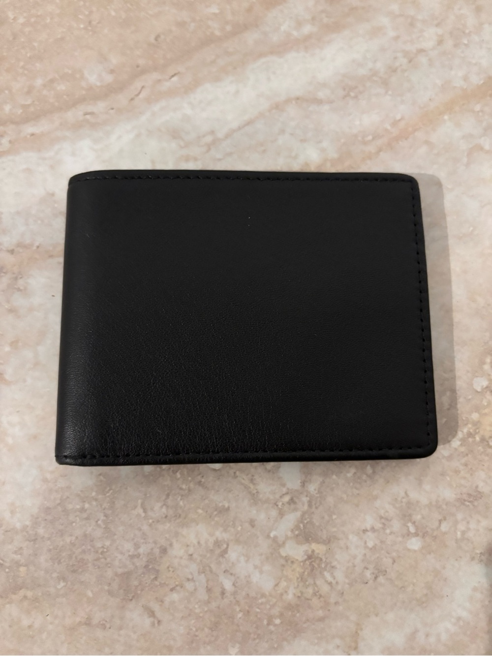 Leatherology Men's Black Leather Bifold Wallet